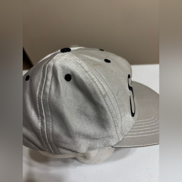 Rare
Supreme Silver Cap 5 Panel Metallic Logo Streetwear - Picture 6 of 13